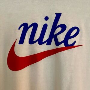 Women’s NIKE t-shirt